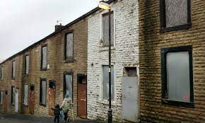 rodriguez_pose's tweet photo. The use of the word #LeftBehind has modified how geographical inequalities are understood and addressed.
But who or what is ‘left behind’ what, where, when, and how still needs to be answered.
Thought-provoking paper by Andy Pike &amp; co. in @RegionalStudies.
https://t.co/I3HLJAGXB5 https://t.co/srLEg8n9ZC