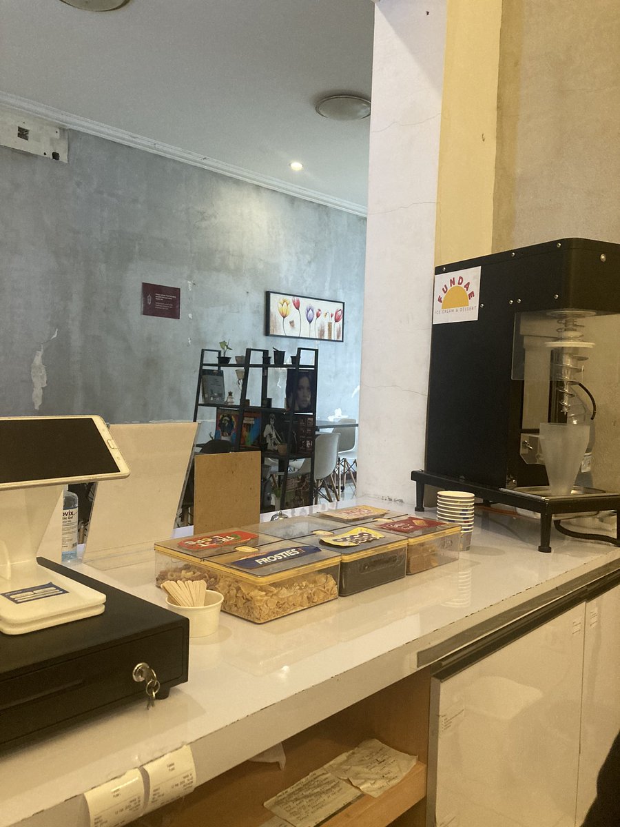 GAS!

linktr.ee/fundaeicecream