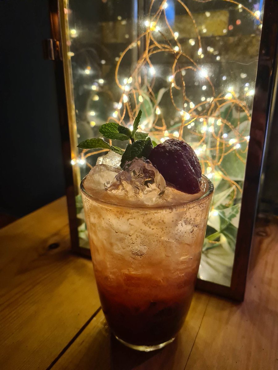 BudeFive's tweet photo. Strawberry Kisses💗💗💗

🍓Bacardi
🍓Strawberry Puree
🍓Sugar Syrup
🍓Mint
🍓Soda

Valentines Date Nights are hotting up this week!

Open: 
*Thursday &amp; Friday 4pm until late
*Saturday 12pm until late

#thirtyfive #bude #ValentinesDay https://t.co/sZGtBUxyIH