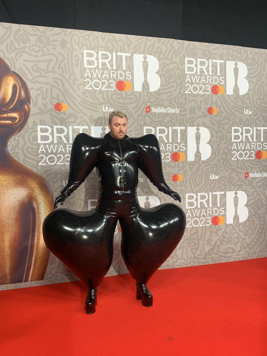 TG4 (@tg4tv) on Twitter photo Mise ag an cinema le snacks i mo phócaí 🍿🍭🍫🍬 Mise ag an cinema le snacks i mo phócaí 🍿🍭🍫🍬