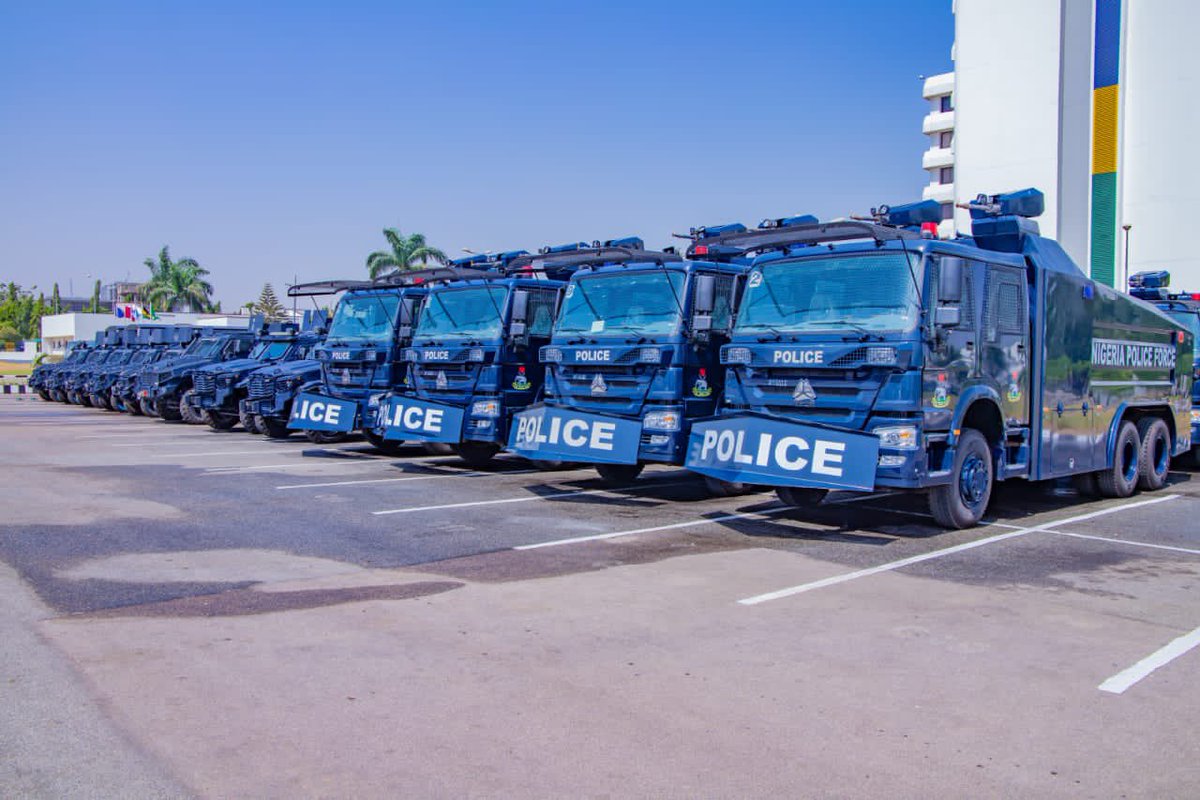 el_uthmaan's tweet photo. President @MBuhari will be commissioning Operational Assets, &amp; Crowd Control Equipment at the Luis Edet House, Abuja on Monday 13th Feb 2023 by 9am.
These assets were acquired to strategically improve the operational capabilities of the @PoliceNG 

Support Our Security Agencies https://t.co/IQXQgyzkVr