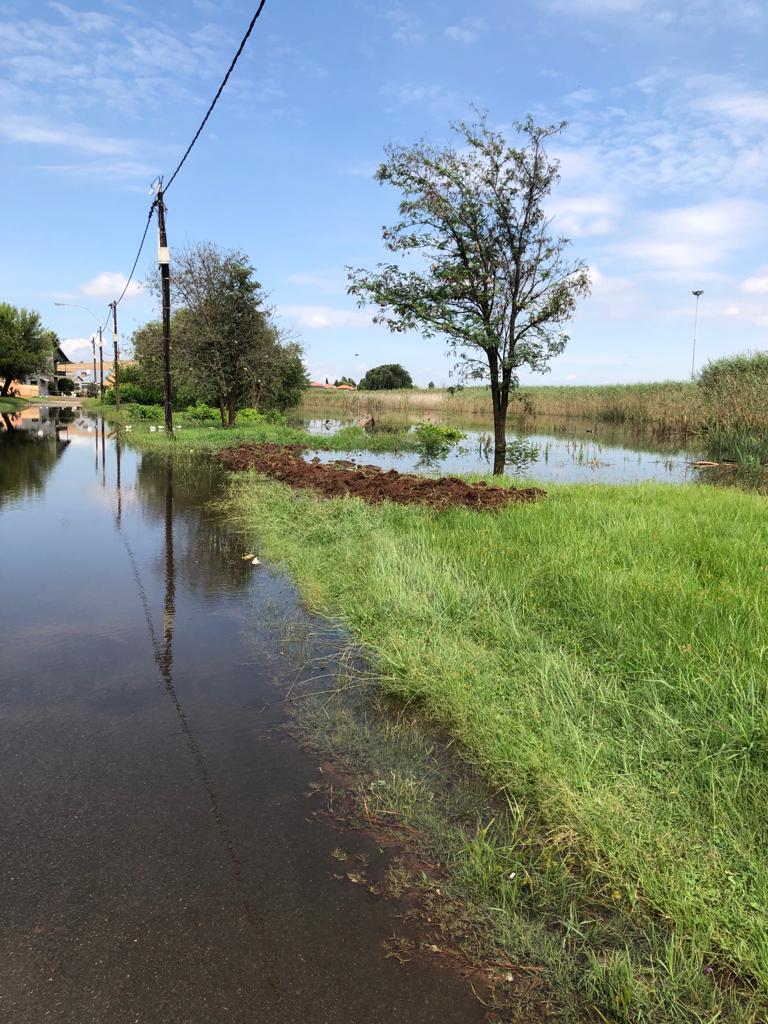 Zarina Motala (@zarinamotala) on Twitter photo <a href="/MyJRA/">Joburg Roads Agency</a> <a href="/CityofJoburgZA/">City of Joburg</a> <a href="/EISDcoj/">EISDCoJ</a> <a href="/ychamda/">Yunus Chamda</a>
<a href="/AccountLabSA/">Accountability Lab South Africa</a> <a href="/PSAM_AFRICA/">PSAM</a>
Lenasia X1, Peacock Ave. After the floods of 9Dec'22 this remains unresolved. This is the current situation. <a href="/MyJRA/">Joburg Roads Agency</a> <a href="/CityofJoburgZA/">City of Joburg</a> <a href="/EISDcoj/">EISDCoJ</a> <a href="/ychamda/">Yunus Chamda</a>
<a href="/AccountLabSA/">Accountability Lab South Africa</a> <a href="/PSAM_AFRICA/">PSAM</a>
Lenasia X1, Peacock Ave. After the floods of 9Dec'22 this remains unresolved. This is the current situation.