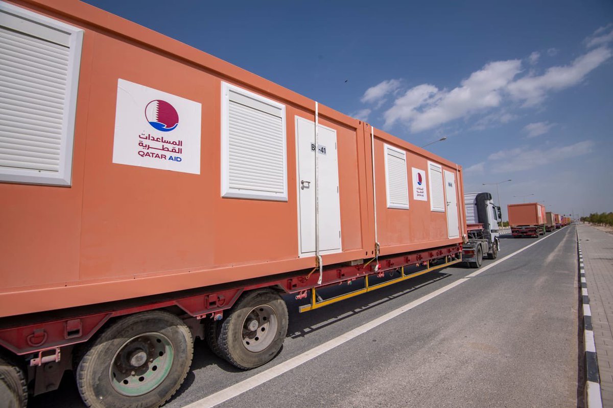 PeninsulaQatar's tweet photo. The first batch of mobile homes from Qatar is being deployed as shelter for those people affected by Türkiye and Syria earthquake

#Qatar #Earthquake #QatarAid #Turkey #Syria
#زلزال_تركيا_وسوريا https://t.co/QSxrcPi0dg