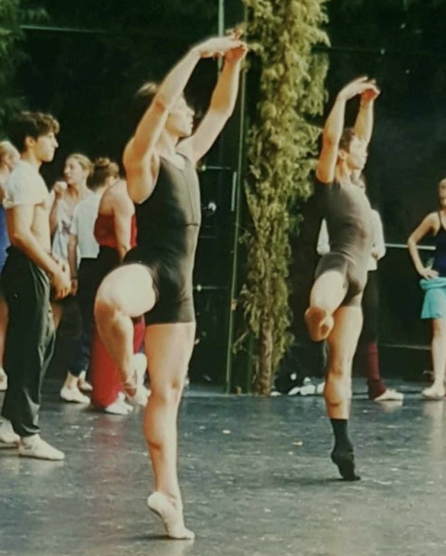 DanielPaulJones's tweet photo. Enjoying a pirouette exercise in a ballet class on stage at the Odeon of Herodes Atticus in Athens, Greece with @YosvaniRamos @ENBallet #ProbablyTheBestPlaceForABalletClassInTheWorld #MenInBallet #maledancers https://t.co/HOJnZKKdDt