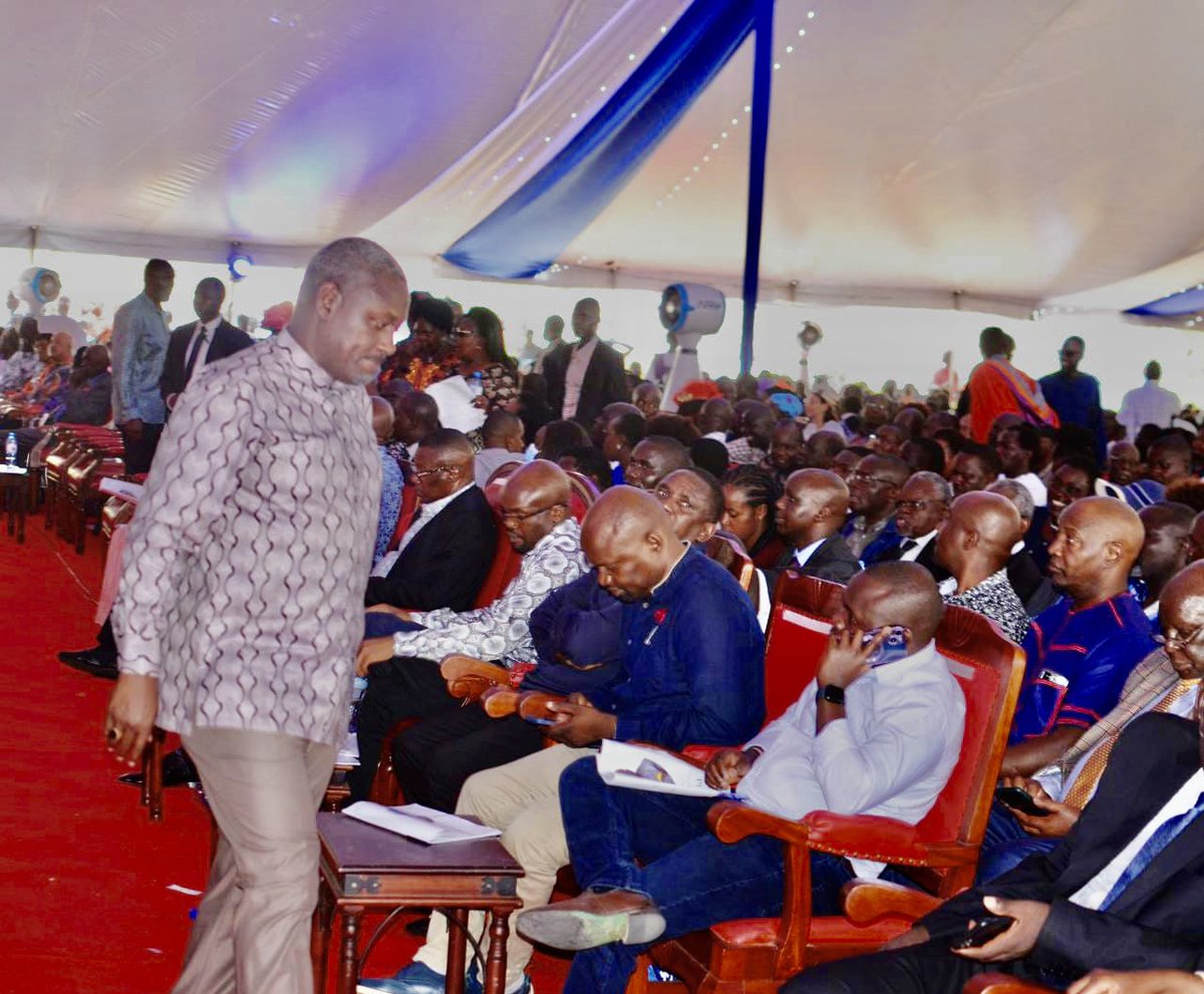 OAmollo's tweet photo. #WeekendManenos; Attended The Funeral Of The Giant Of Our Times, Prof George Magoha In Yala In Gem. A Good, Sombre But Well Organized Ceremony. Special Tribute To Dr Barbara Odudu Magoha๐๐พ๐๐พ๐๐พ. https://t.co/RCKfmIsQNo