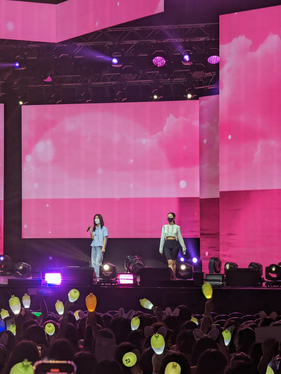 DonaSGalindo's tweet photo. Soundcheck 🫶🥺

#MAMAMOOinPH #MYCONinMNL https://t.co/kFXCR7Qjws