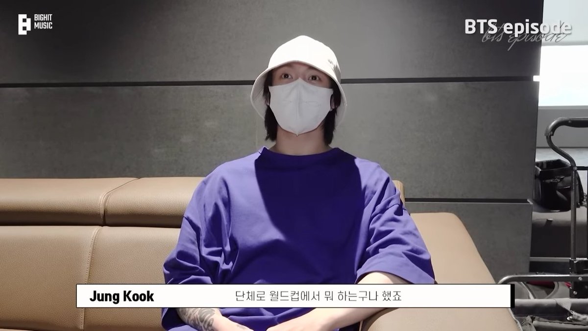 wnterbearv's tweet photo. 🐰: "Pensé que era con todos los miembros y que íbamos hacer juntos algo para la Copa mundial"

@BTS_twt https://t.co/pRXwY1dFCi