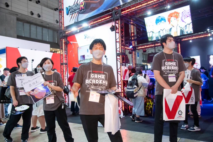 本日もRe\arise京都のスポンサーご紹介いたします。バンタンゲームアカデミーは、ゲーム・eスポーツ・アニメ・映像・イラスト・ノベル分野の専門スクールで、東京、大阪、名古屋のほか、来年福岡にも開校します。SSSメンバーも度々講師として協力したご縁もあり、この度ご協賛いただけました。 