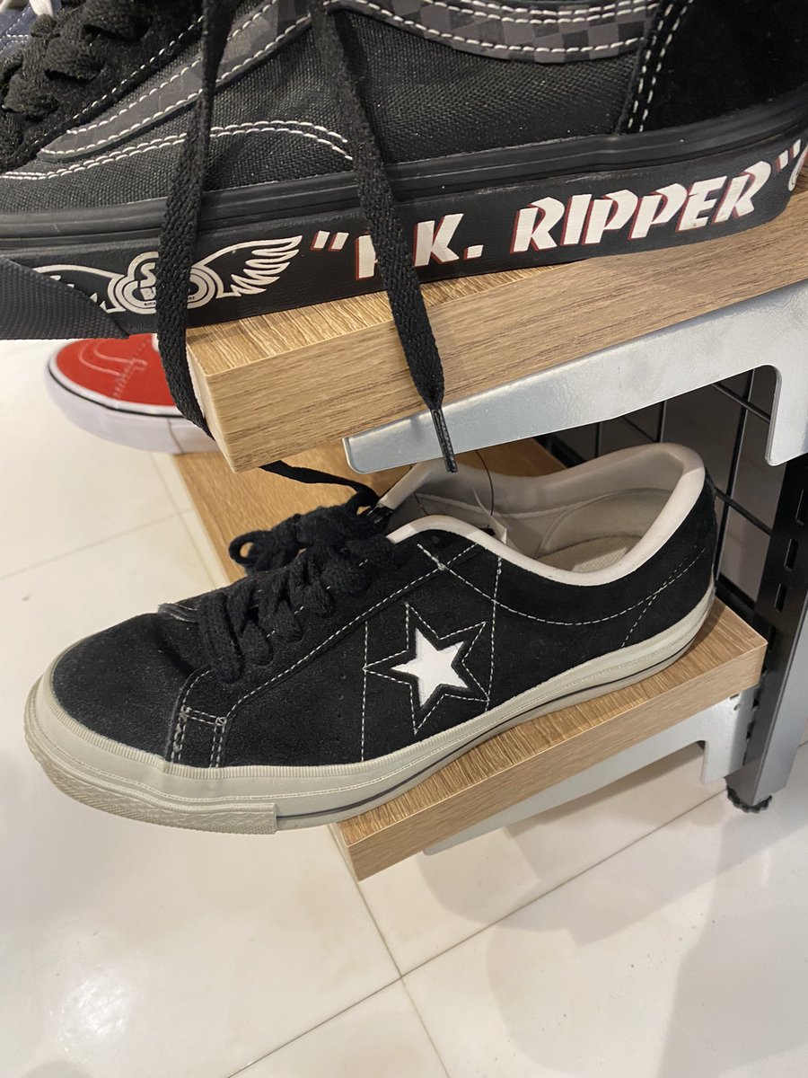 SneakerBOODY's tweet photo. セカスト巡りで見つけた個人的いいって思ったやつ https://t.co/Svr5V5hYUL