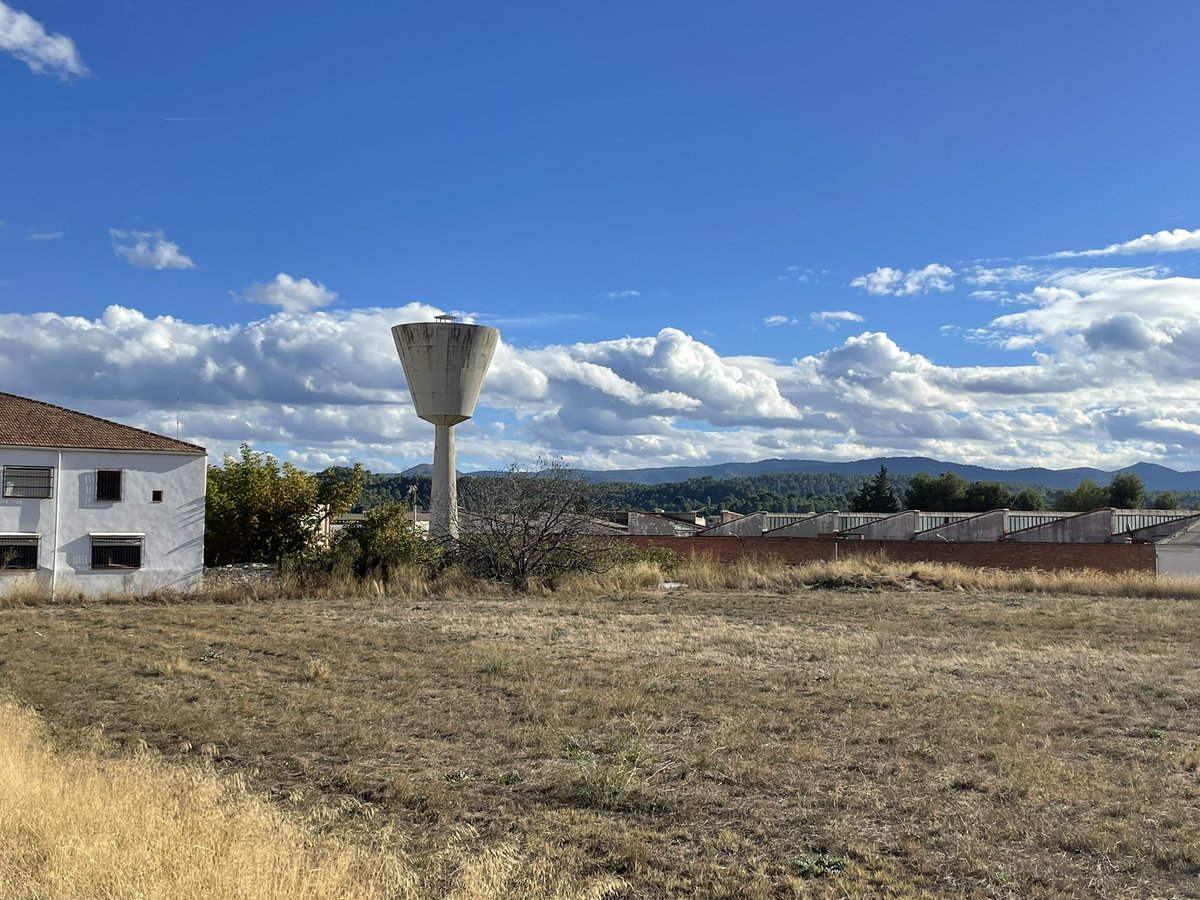 CaravacaEnPie's tweet photo. Ejemplos del interesante patrimonio industrial de Caravaca, que ojalá algún día se proteja y se ponga en valor. 🙏 @AytodeCaravaca https://t.co/Ox8QvE7ZfI