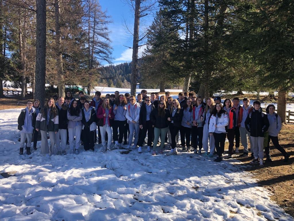 Team photo number 1! Off into Folgaria to explore! @TPS_Classof18 @RayburnSki @TPS_OutdoorEd @TPS_Hitchin