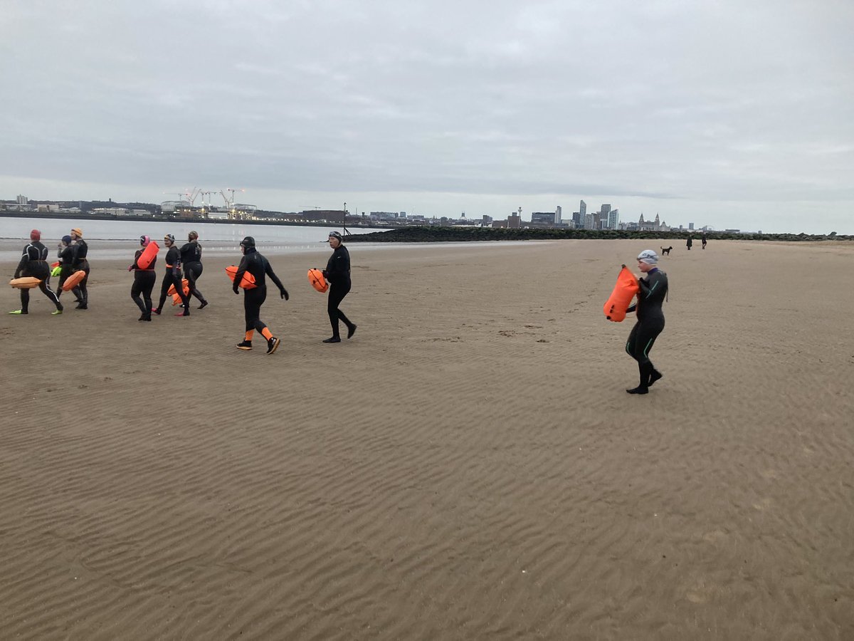 cshaw2014's tweet photo. great swim for 19 of us in two pods - between 1300m to 1700m distance. cheers to Suzzie, Ged and Colin for keeping the group shape. 
perfect conditions apart from no sunshine.. https://t.co/fuej3O3XEr