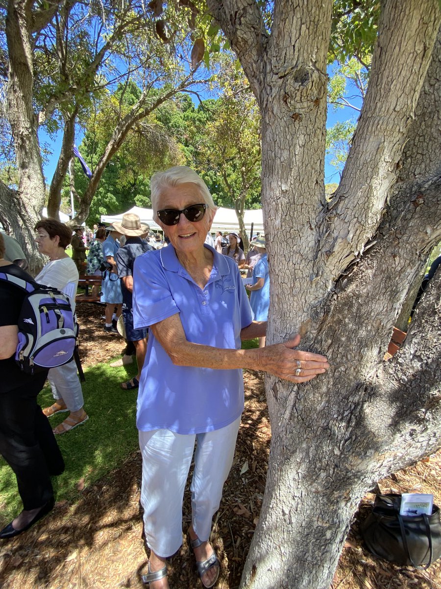 Robyn Miller tweet media