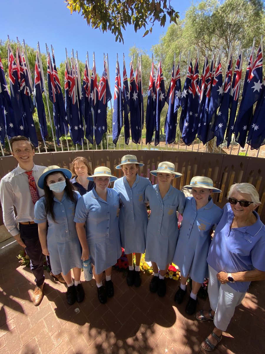 Robyn Miller tweet media