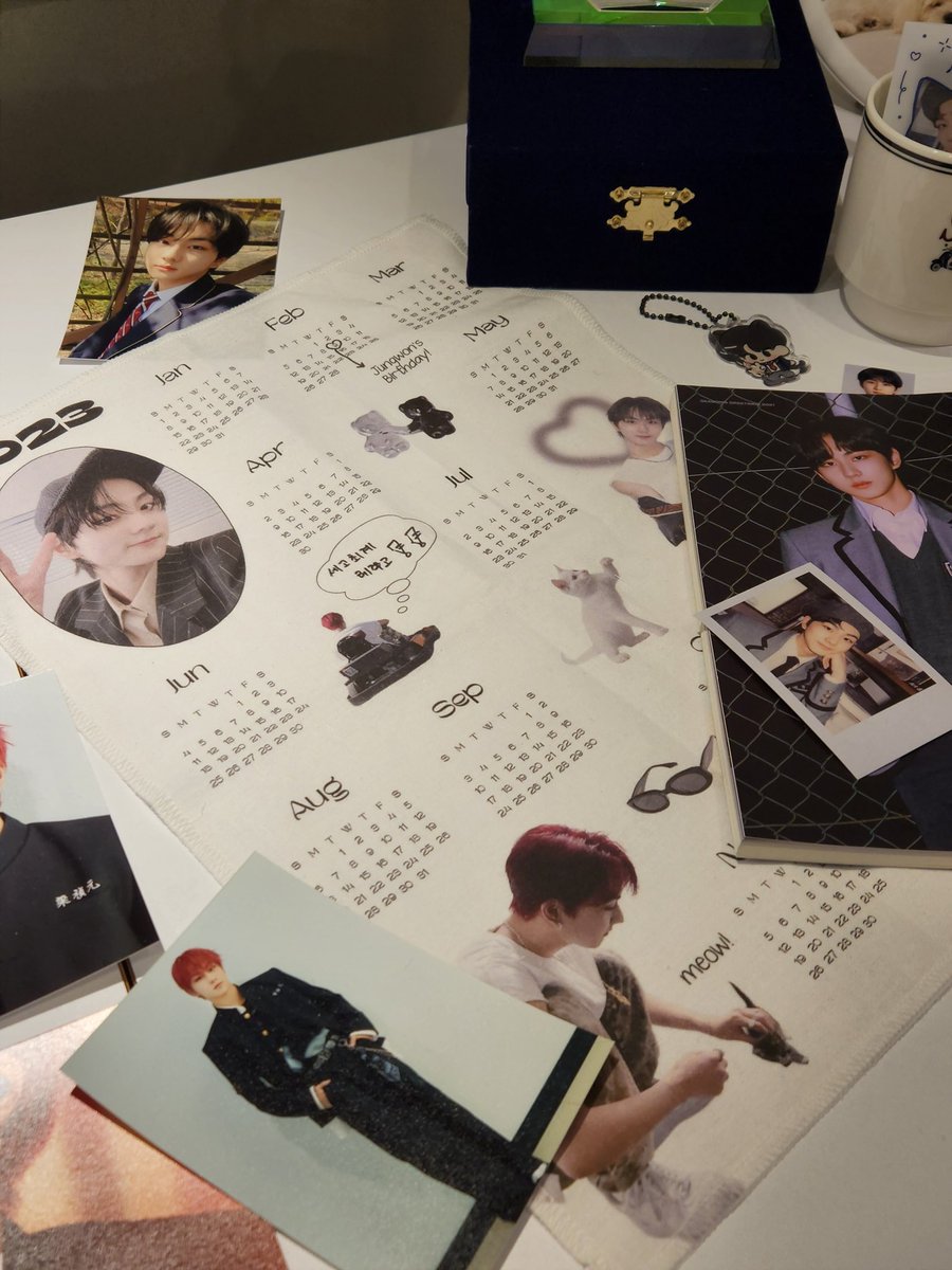 nocontextkeum's tweet photo. 📍cafe bud

양타쿠 과몰입하게 만드는 카페 1위... 남강고 교복도 태권도 도복도 있고 졸업장에 임명장까지🥹 너무 좋아하는 사진들과 너무 예쁜 인테리어들의 조화가 너무 킹름다웠고 특전도 넘 마음에 들어요ㅜㅜ💙 일정이 바빠 정원 프레임 사진 못 찍은 게 조금 아쉽🥺😭

#스무살_양정원입니다 https://t.co/tMBx5FB1bo