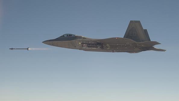 cpt340's tweet photo. Chegaram os "marcianos"?
UFOs ontem abatidos voavam para nordeste a FL400, eram cilíndricos não tinham aparente modo de propulsão e causaram interferências eletrónicas. Não se sabe como se mantêm no ar
Mísseis AIM 9X disparados pelos F22 custam uma Alexandra Reis (500,000€) cada https://t.co/pKAMVLCeQE
