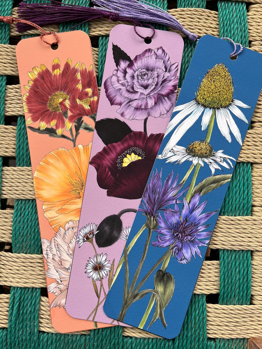 Bookmarks have been going well this week, but which is your favourite? Grab the bundle on Etsy. #ukgiftam #sbs #smallbusiness #artist #wallart #floralgifts