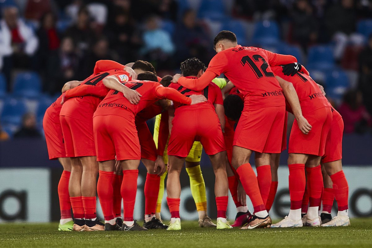 edersa10's tweet photo. Jamás me cansaré de aplaudir a este EQUIPO. 👏🏽❤️⚽️ @fcandorra https://t.co/gGTzgZILCP