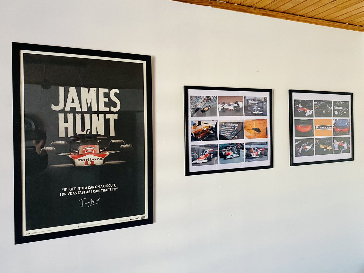 OneEyesOfRacing's tweet photo. #friendsroom #f1 #mclaren #jameshunt #kimiraikkonen https://t.co/muyFjsK31A