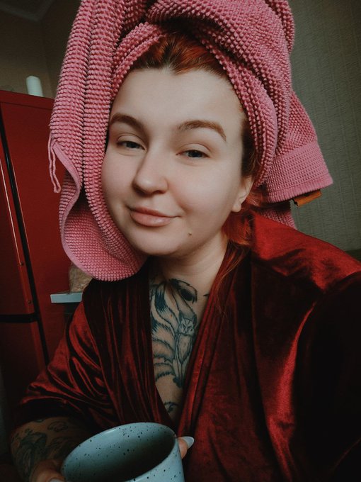 good morning(^^)  #morning #aftershower #daystarting https://t.co/6VF3VWPtH1<a href="/tag/morning"class="tags">#morning</a><a href="/tag/aftershower"class="tags">#aftershower</a><a href="/tag/daystarting"class="tags">#daystarting</a>