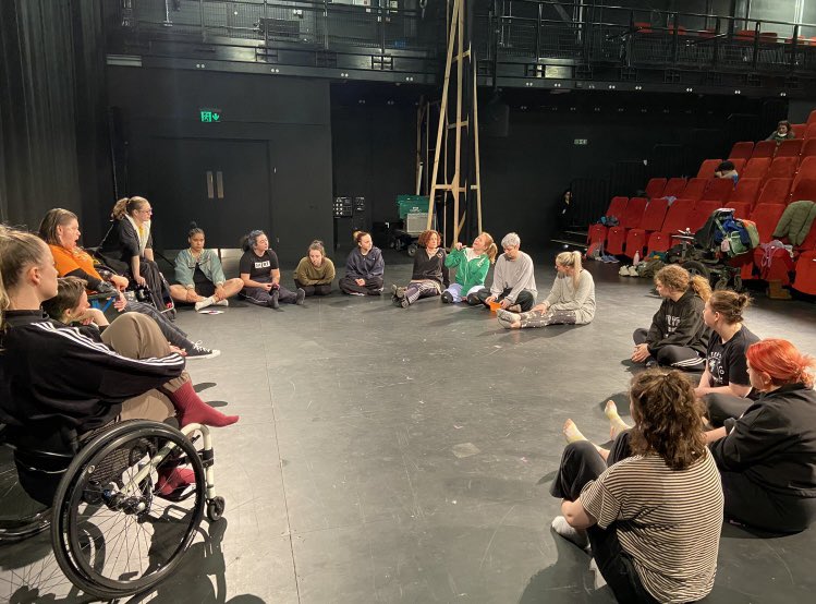 OffBalanceDanc2's tweet photo. Team Off-Balance had a great day yesterday @thecurvetheatreleicester participating in a masterclass led by Lisa Simpson.  It was fascinating exploring the ‘Simpson Board’ as an accessible tool for choreography.  We took a lot away with us and met some wonderful people 🙏 https://t.co/a3j1hq5Q0S