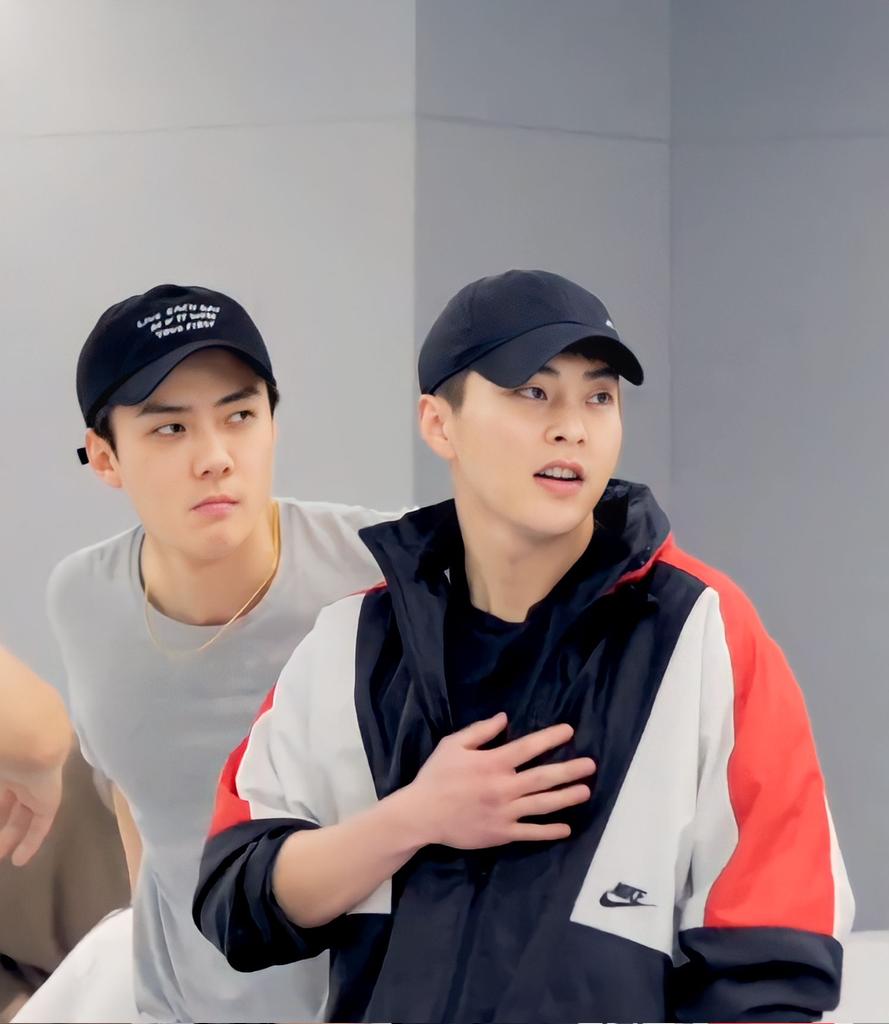 milloeyy's tweet image. Wahh..ternyata pada rame nyari mutualan. Aku juga mau ikutt!

EXOL let's be moots!! EXOL ONLY YAA!!
Kalo lewat bantu rt/like ya erii..thank u🥰🫶