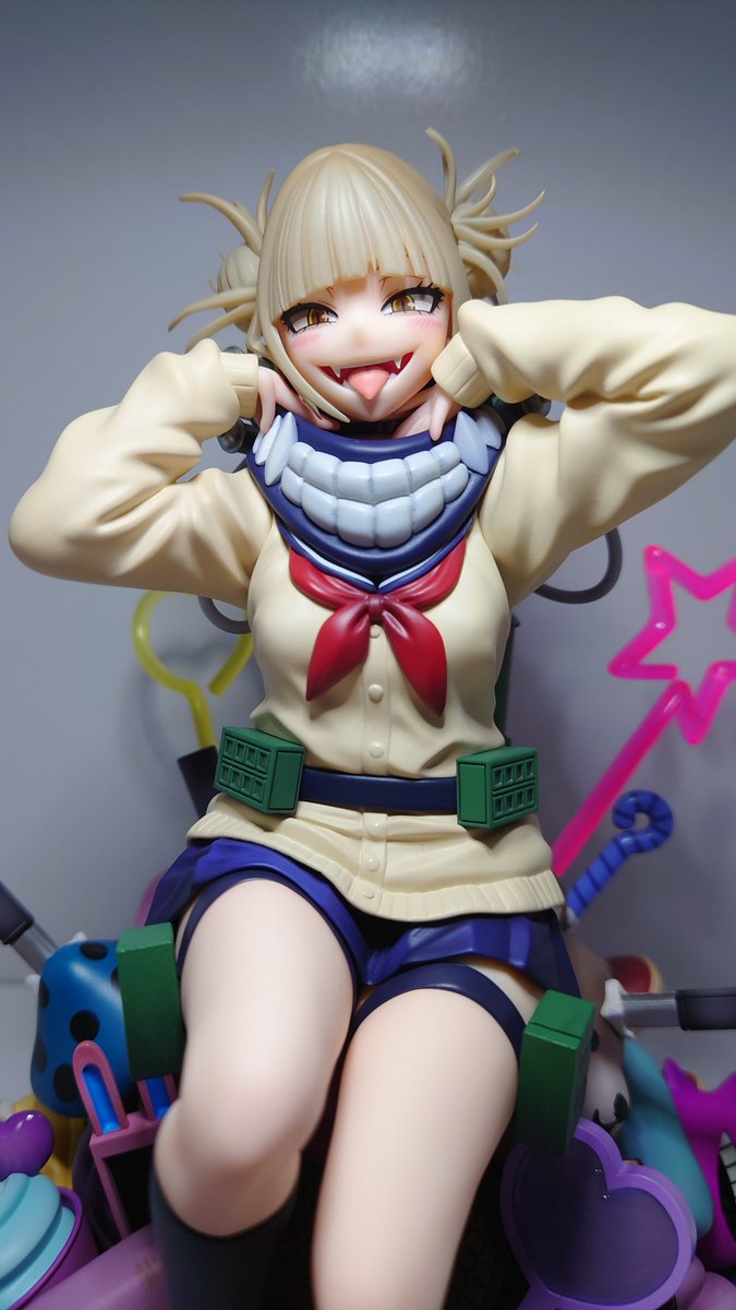 Renton_ky's tweet photo. ついに開封しました！
スピリテイルのトガちゃん！
みんなのツイートとかで見てたけど
やっぱり実物はいい！
トガちゃん！可愛い！
台座もめちゃくちゃ可愛い！
買ってよかった！
#ヒロアカ
#トガヒミコ
#スピリテイル 
#フィギュア https://t.co/667gsM6MLC