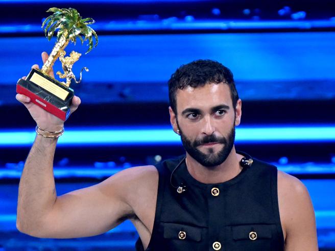 Elvira_Isidori's tweet photo. #Buongiorno #TwitterFriends
#Marco #Mengoni,
ha vinto la 73° #edizione del
#Festival di #Sanremo,
secondo voi #vittoria #meritata?
.
.
@Elvira_Isidori https://t.co/3iyFnh71D3
