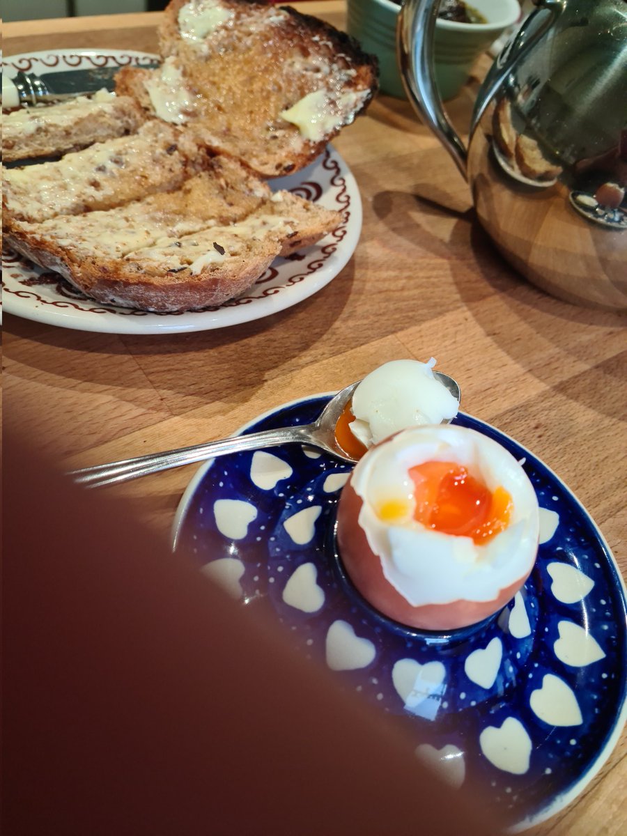 spinmillhouse's tweet image. ....And to continue our support for #backbritishfarming , a quick shot of our breakfast, consumed when our guests have returned home .....#HappySunday everyone #cookfresh #eatfresh #Sundaybreakfast #freshbread #toast #eggciting #egglicious #simplelife