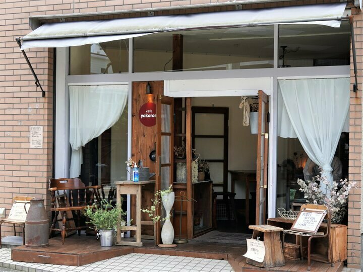 cotrip_twi's tweet photo. 【神奈川・藤沢｜カフェ ヨコロン】
オシャレなアンティークが目を引くカフェ。
果実酢を使った透明感のあるクリームソーダや、季節ごとに登場するキュートなスイーツでくつろぎのティータイムが過ごせます。

https://t.co/Pwpf9hOLtK https://t.co/SnsHeoDTeA