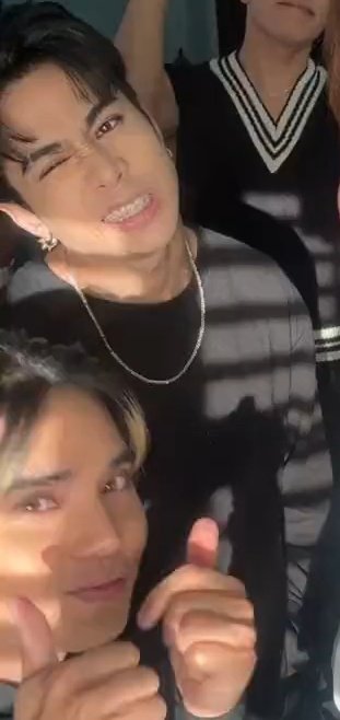 sejosharchive's tweet photo. We got SeJosh cuties today! 🥺

@SB19Official #SEJOSH https://t.co/BG7dV4VMko
