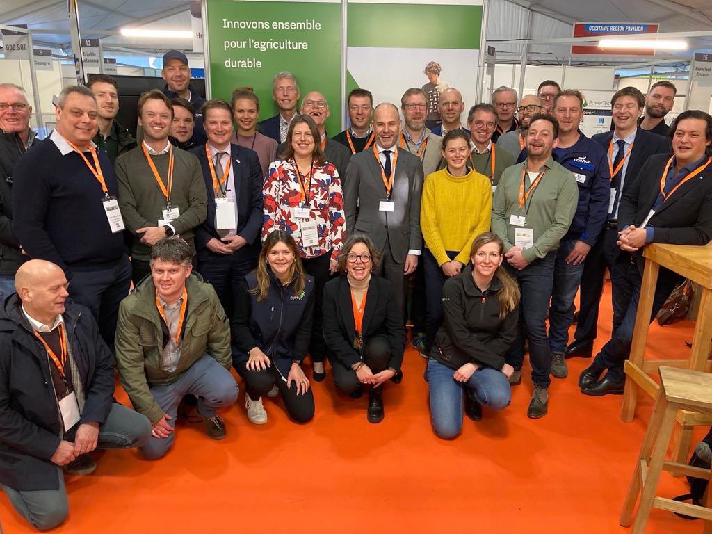BBLeap_Global's tweet photo. Spreading the word of #FarmingOnPlantLevel for fieldsprayers, orchard sprayers, side dressers, robots and liquid fertilizer sprayers at the #FIRA23 in Toulouse. Letβs go forward together! #BecauseThereIsNoPlanetB #LeapBox https://t.co/f0AGTdRYGB