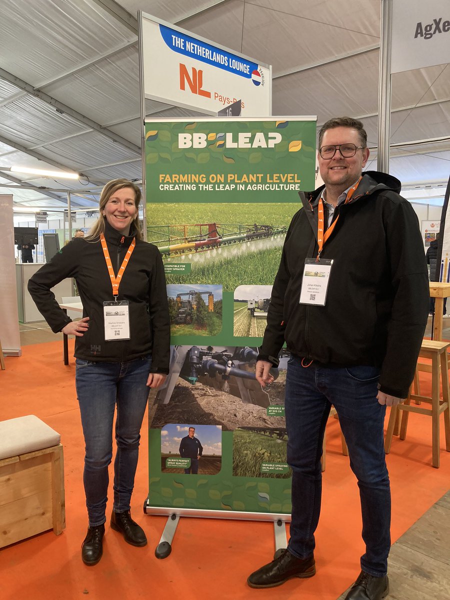 BBLeap_Global's tweet photo. Spreading the word of #FarmingOnPlantLevel for fieldsprayers, orchard sprayers, side dressers, robots and liquid fertilizer sprayers at the #FIRA23 in Toulouse. Letβs go forward together! #BecauseThereIsNoPlanetB #LeapBox https://t.co/f0AGTdRYGB