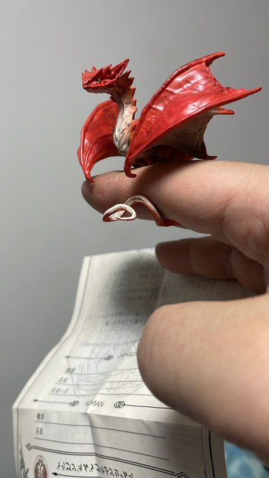 遊戯王のパックは剥かんかったが
かわいいワイバーンのガチャは回してきた

たまちゃんはドラゴンアイテムによわい 