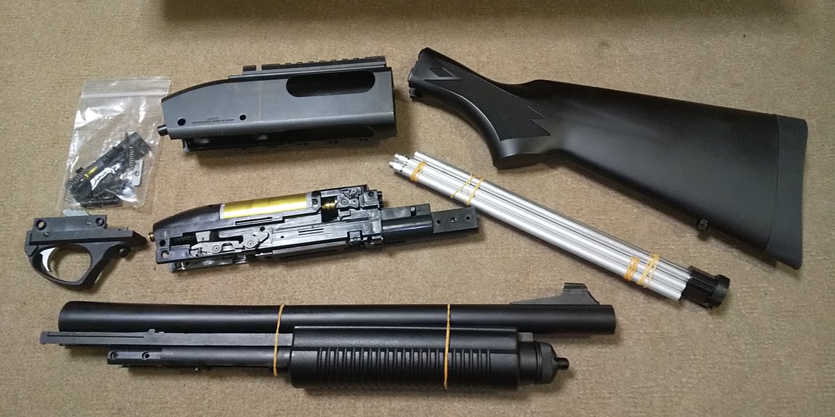 bemax_japan's tweet photo. STF12の色々な問題を一気に解決する最終手段は❓
マルイ製M870の内部ユニットを移植する事です(笑)
STF12は当店もかなり苦労してきましたが、この手法が最善と思います👍トリガーガードもM870が移植可能です😁
#bemax #VFC #STF12 #ガス漏れ #ショットガン #M870 https://t.co/4uGyPPhmRQ