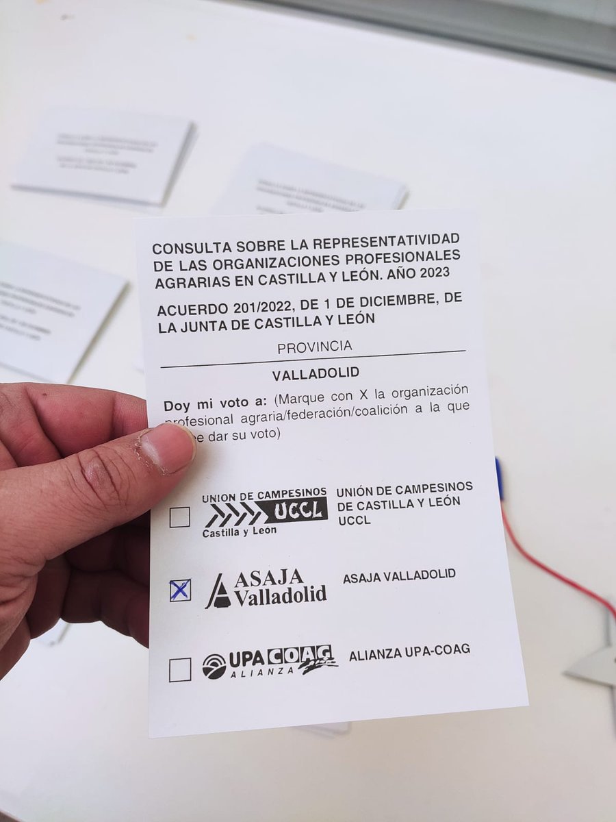 AsajaValladolid's tweet photo. Dani de #Torrelobaton el primero en votar por #ASAJA. Gracias Dani. #EleccionesAgrarias #Castilla y #León #Conlosquetedefienden #agricultores #ganaderos #profesionales #libres https://t.co/sFzxzKgQxA