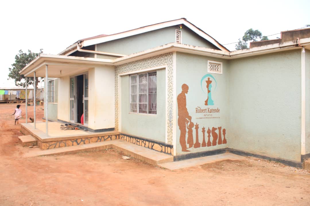 Robert Katende, the founder of SOM Chess Academy, managed to bring chess into the lives of the children of Uganda's slums. Starting with a single chessboard and a desire to help, he uplifted the lives of thousands of disadvantaged children.

Read more: fide.com/news/2226