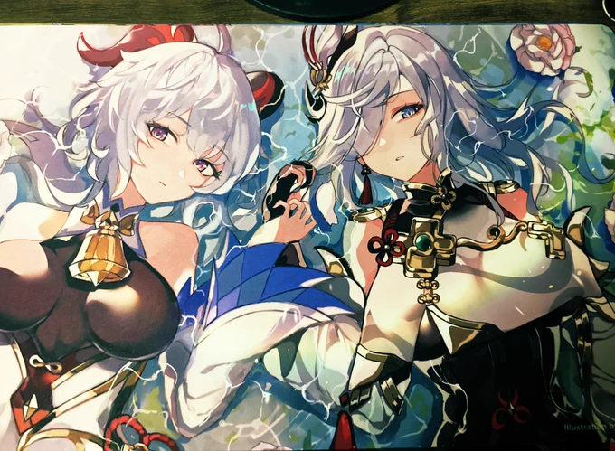 オリジナルプレイマット作っちゃった!おたクラブさん( )の印刷めっっっちゃ発色よくて椅子から転げ落ちた……これならコミケにも自信もって持っていけそう! 