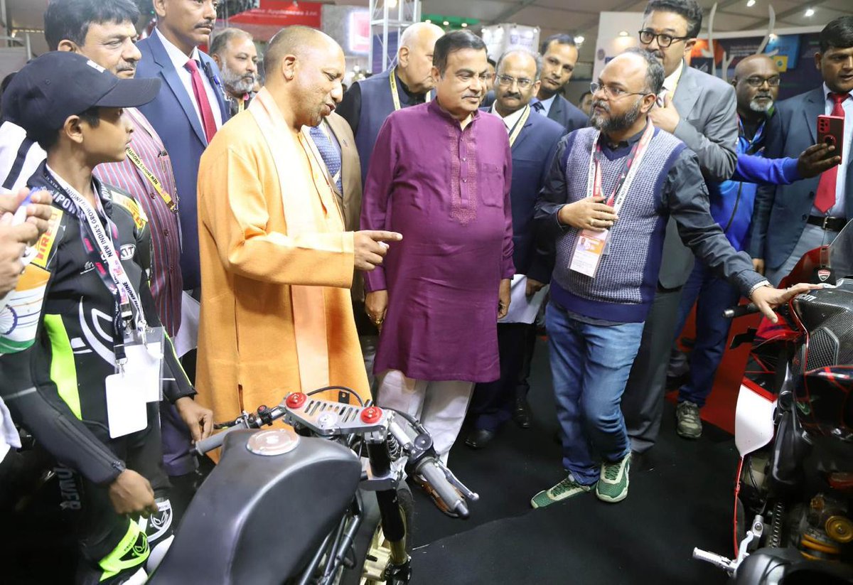 janvi1020's tweet photo. UP has
the ability to give a lot to the world. Everyone is seeing this happening under the leadership of Yogi Ji.
#RecordInvestmentInUP https://t.co/XtJEubLkFS