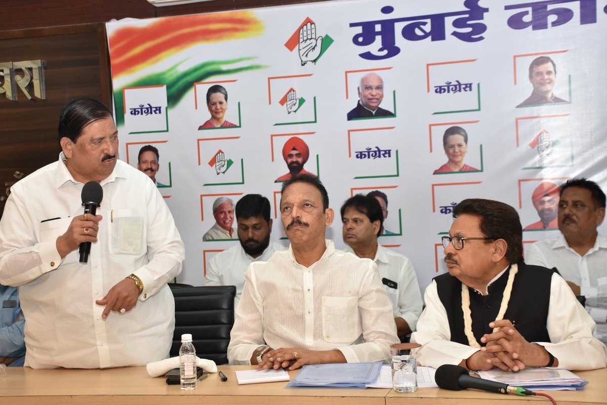 madhuannachavan's tweet photo. अ.भा.काँग्रेस कमिटी मुंबई प्रभारी माजी खासदार श्री.पी.एल.पुनिया @plpunia  यांच्या उपस्थितीत आज मुंबई काँग्रेस कार्यालय येथे आयोजित केलेल्या  बैठकीत "हाथ से हाथ जोडो" अभियानासंदर्भात आढावा घेऊन उपस्थ‍ित मान्यवरांना संबोध‍ित केले. #BharatJodoYatra  #HathSeHathJodoYatra https://t.co/mjAacYyZAU