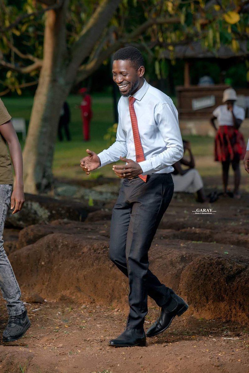 In my humble capacity and status 
I wish to congratulate my president upon reaching the new age🎉🎉🎉🎉
Happy birthday Mr. President @HEBobiwine
#BobiWineAt41