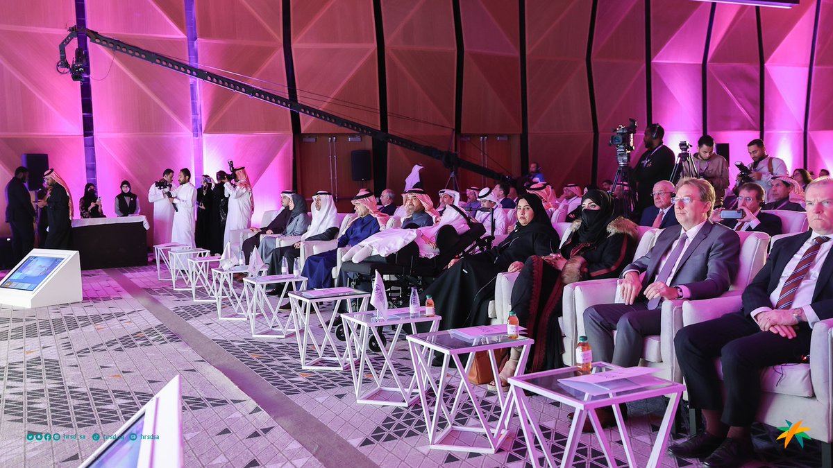 وزارة الموارد البشرية والتنمية الاجتماعية tweet media