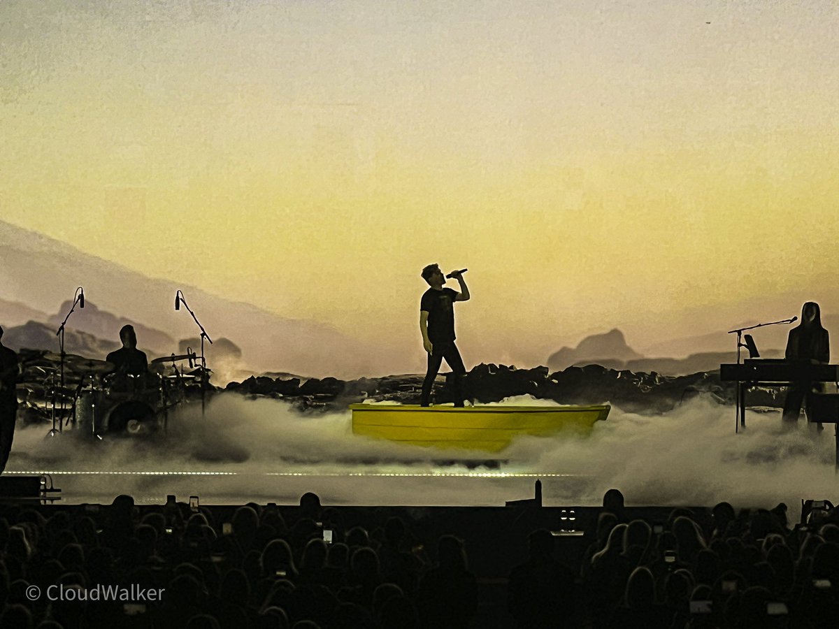 walkercloud13's tweet image. Last night I was at a wonderful Michael Patrick Kelly Concert in Vienna 🥰 Thank you very much for a great time ..true stories from♥️Memory of the Victims of War and World Peace✌️✌️✌️ #Concert #MichaelPatrickKelly #Vienna #paddykelly #mpk #michaelpatrickkellyofficial #iPhone13