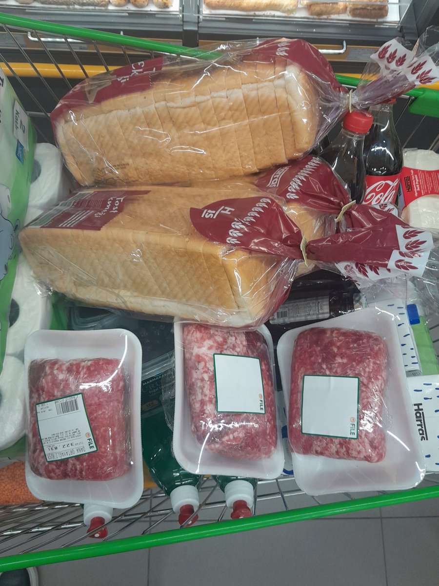 İlöemize yerleştirdiğimiz depremzedelerimizin  aloş verişlerini tamamladık şimdi dağtım zamanı