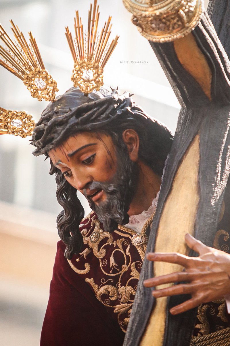 Así Reza Triana..
Vía Crucis Stmo Cristo de las Tres Caídas 
#trescaidas #tdscofrade