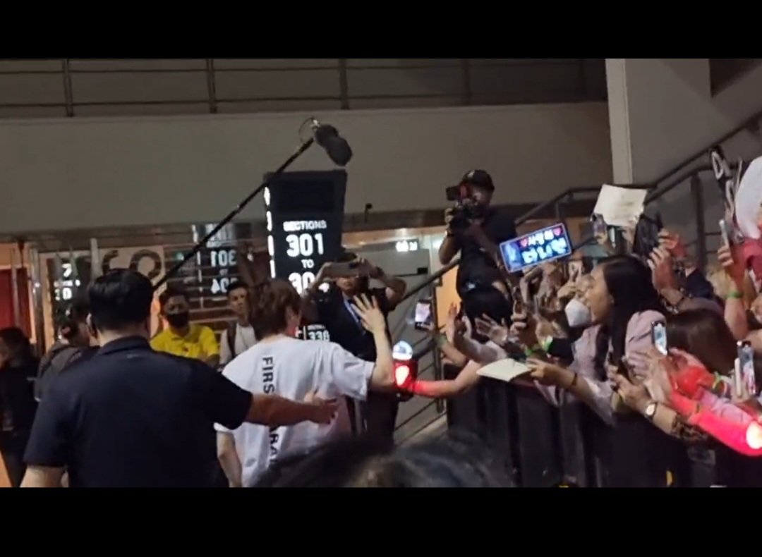 cookie13877351's tweet photo. KANG DANIEL❤️S NOT MADE 2 BE THE ADMIRETION OF ALL HIS STAN, BUT, ALSO HIS THE HAPPINESS OF ALL HIS FANS #DANITYSTAN WHO IS CRAZY ABOUT HIM, CTTO
@Anniedote1210 4 uploading ths video THANK U SO MUCH
@konnect_danielk
#FirstParadeinSingapore
#kangdaniel
#danityfam
#danity https://t.co/Mo2ZT5uF16