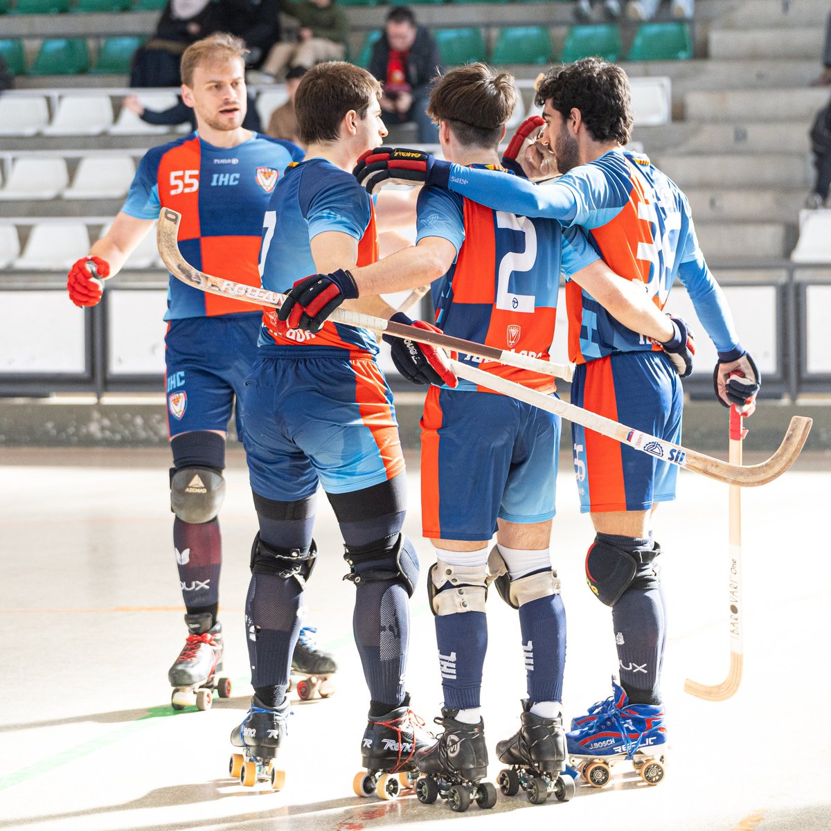 FCPatinatge's tweet photo. [🏑] 🏆 L'@IgualadaHC, campió de la XIII Copa Generalitat❗

✅ Els arlequinats han superat el @ReusDeportiu amb una gran primera meitat.

🙌🏼 Enhorabona!!

#HoqueiPatins https://t.co/jKrnPgFYt9