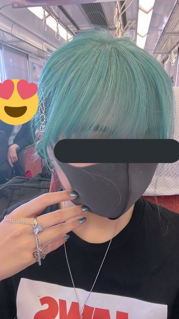 seima_fe's tweet photo. このアカウントを空けている間にマジで色々なことがあって、いや心情変化は大してないのでそれとは関係ないのかも知れんが、髪色が7変化していた https://t.co/T37HdtWJxf
