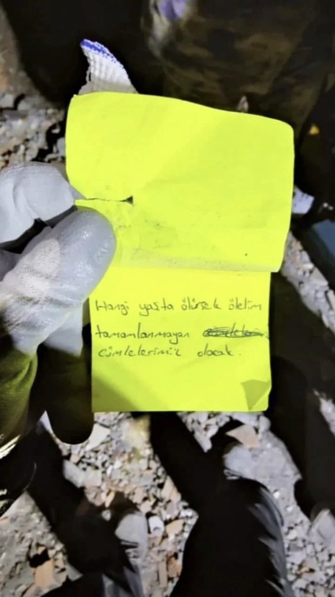 Hangi yaşta ölürsek ölelim tamamlanamayan cümlelerimiz olacak...