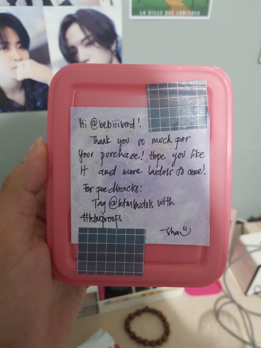 bebiiibird's tweet photo. nakakabigla naman 'yung packaging ni miss maam, naka-tupperware huhu. Buti pa ito, super secured. Samantalang ako, hindi naka-secure ng tix. Hehehe :(( anw, thank u po ulit so much!! @htmbudols 

#htmproofs https://t.co/knnOJNBOPr